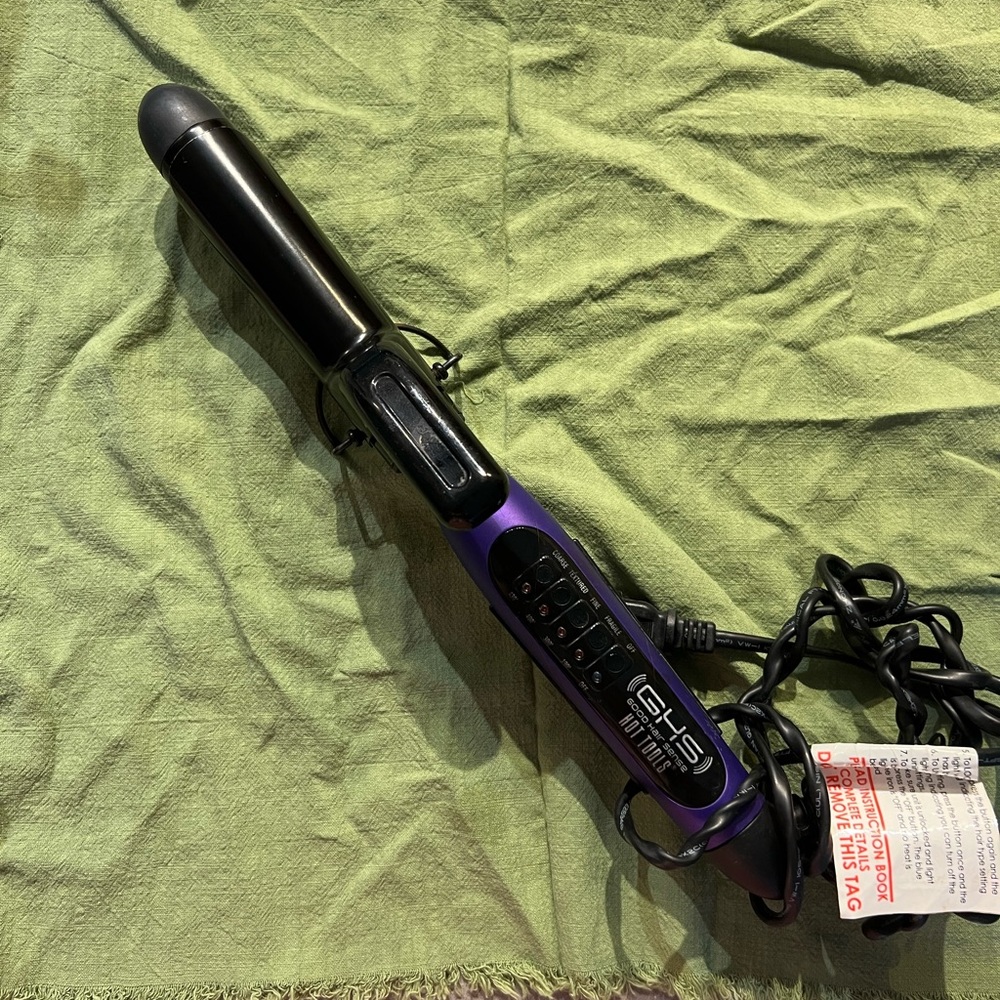 Curling Iron w/Adjustable Settings